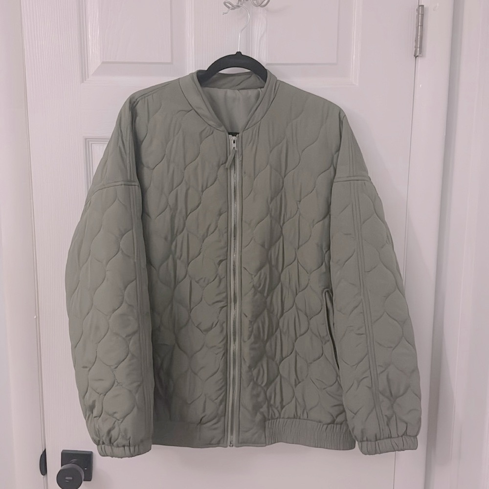 Modern Zip Up Quilted Lightweight Jacket